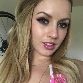 Lexi Belle 4