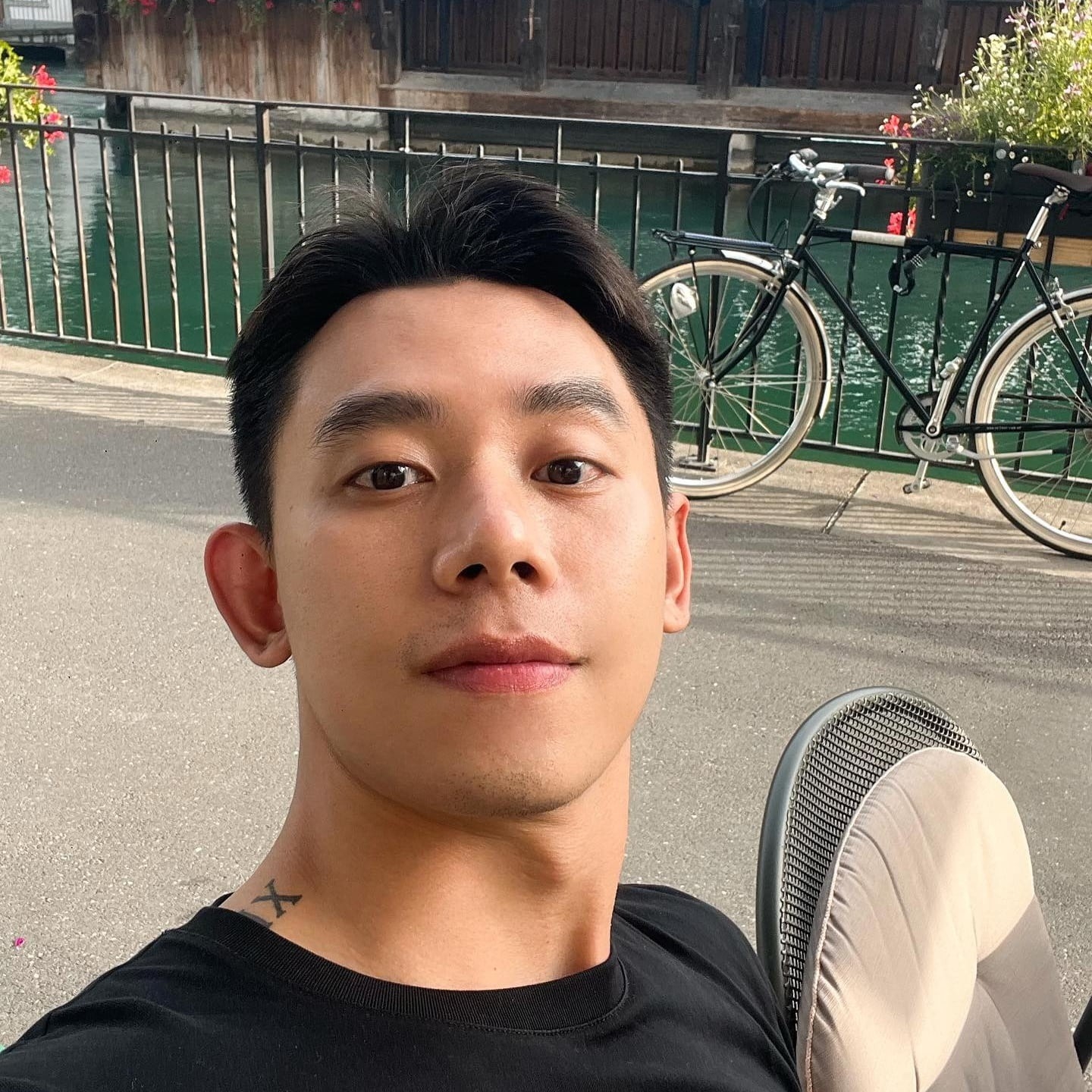 kdhkjfdn | Waplog | photo