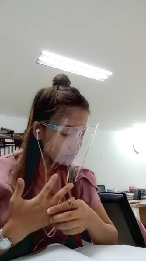 flirt-with-single-women-online