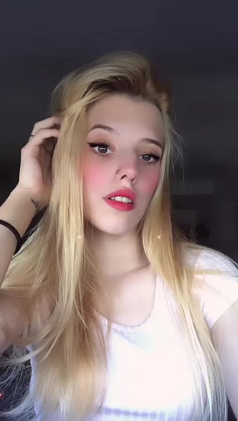 chat-with-girls-nearby