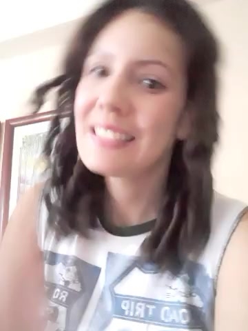 flirt-with-single-men-nearby