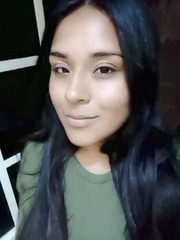 flirt-with-single-men-nearby