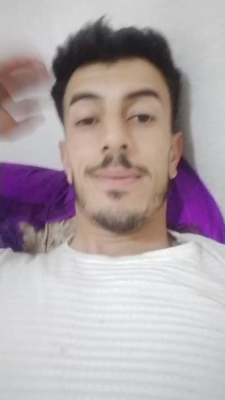 flirt-with-single-girls-online