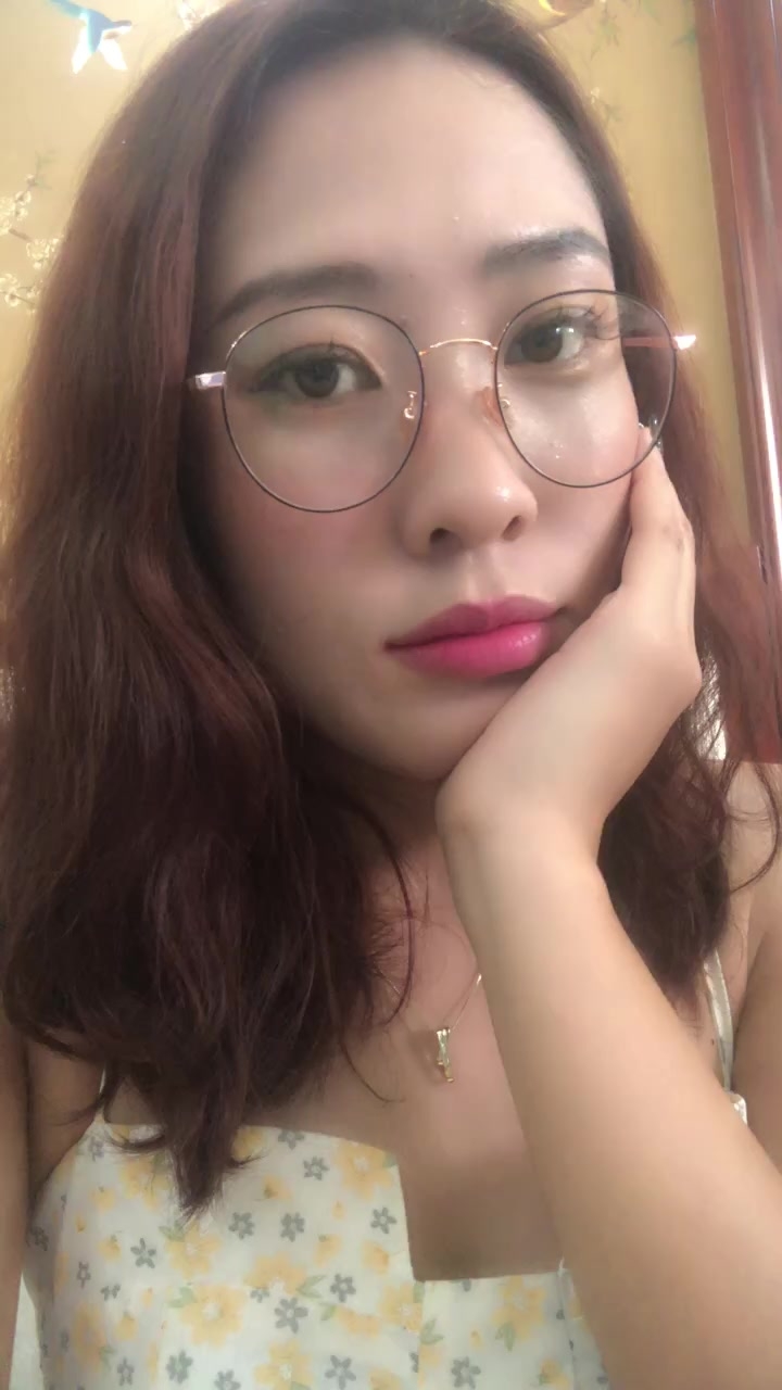 flirt-with-single-girls-online