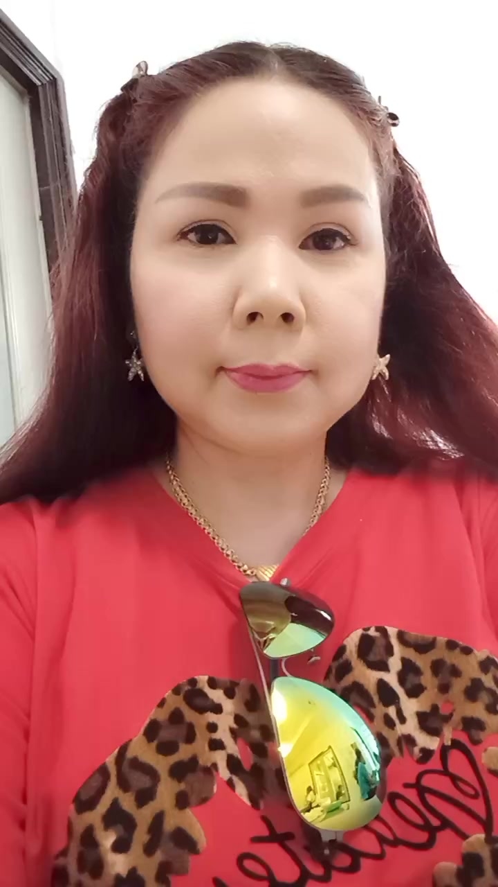 flirt-with-single-girls-online