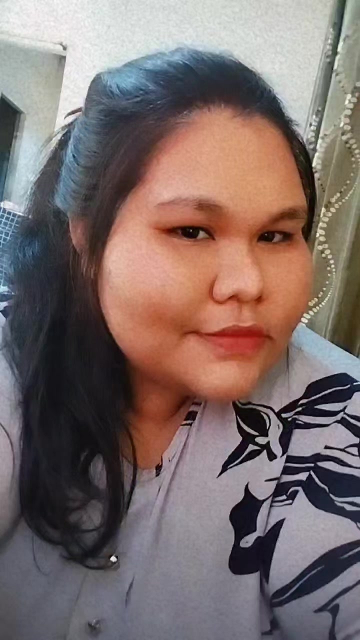 flirt-with-single-women-online