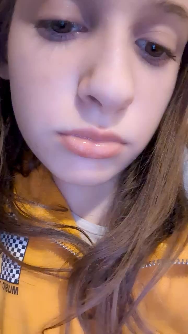 flirt-with-single-women-online