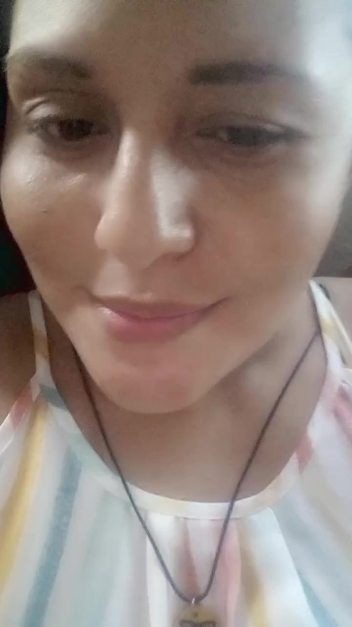 flirt-with-single-girls-online