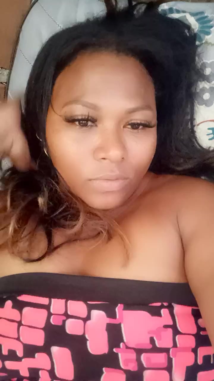 flirt-with-single-women-online