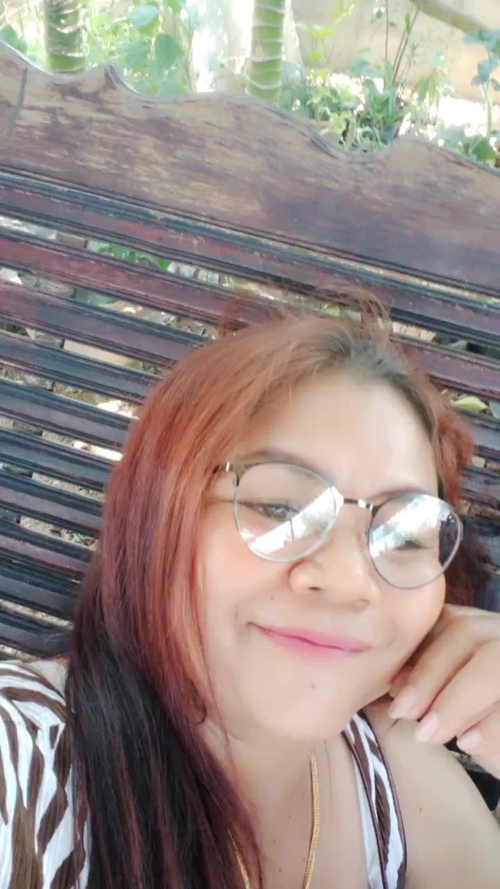 chat-with-girls-nearby