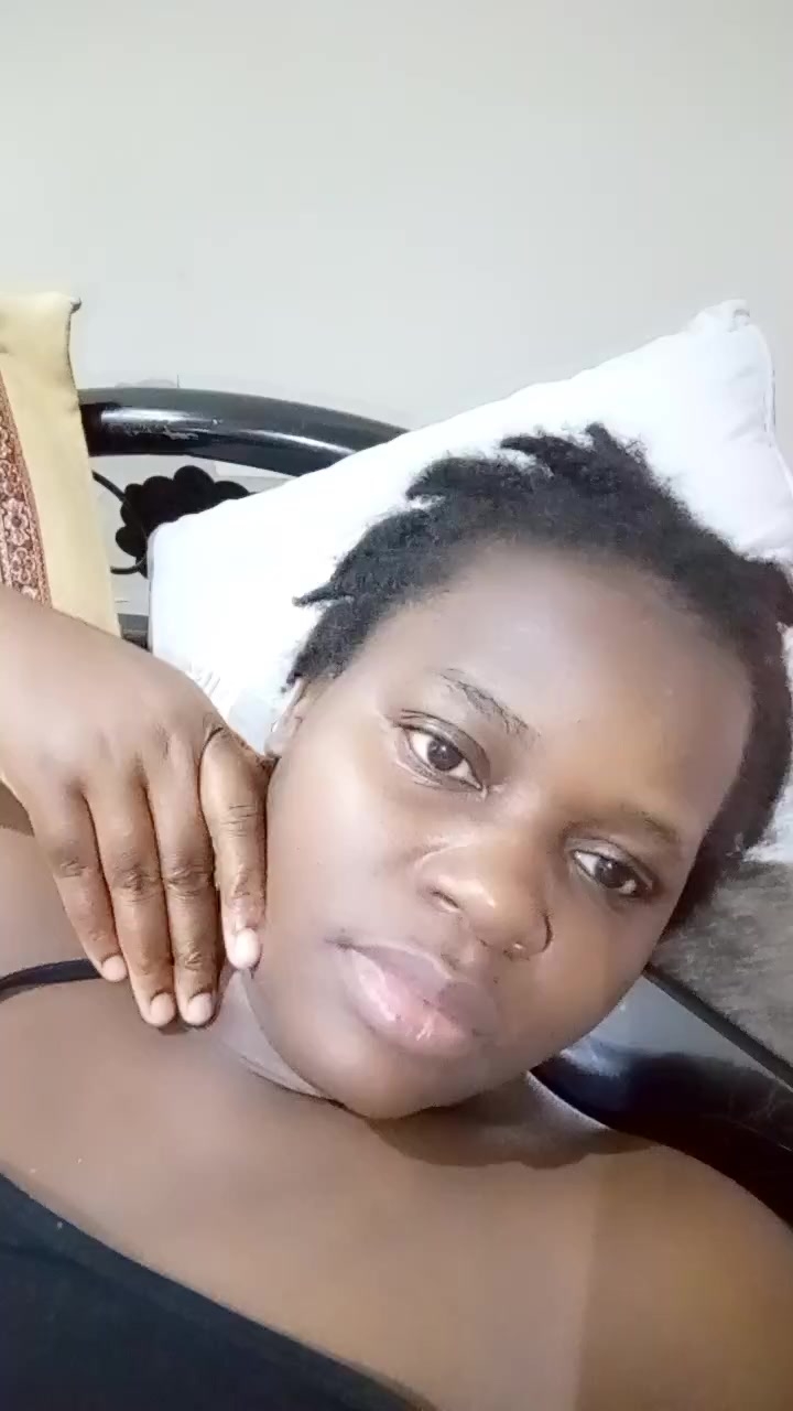 flirt-with-single-girls-online