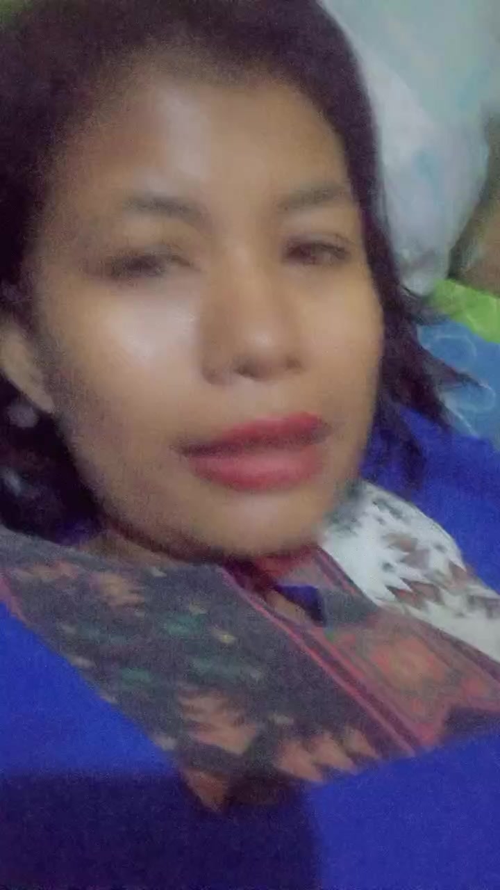 flirt-with-single-girls-online