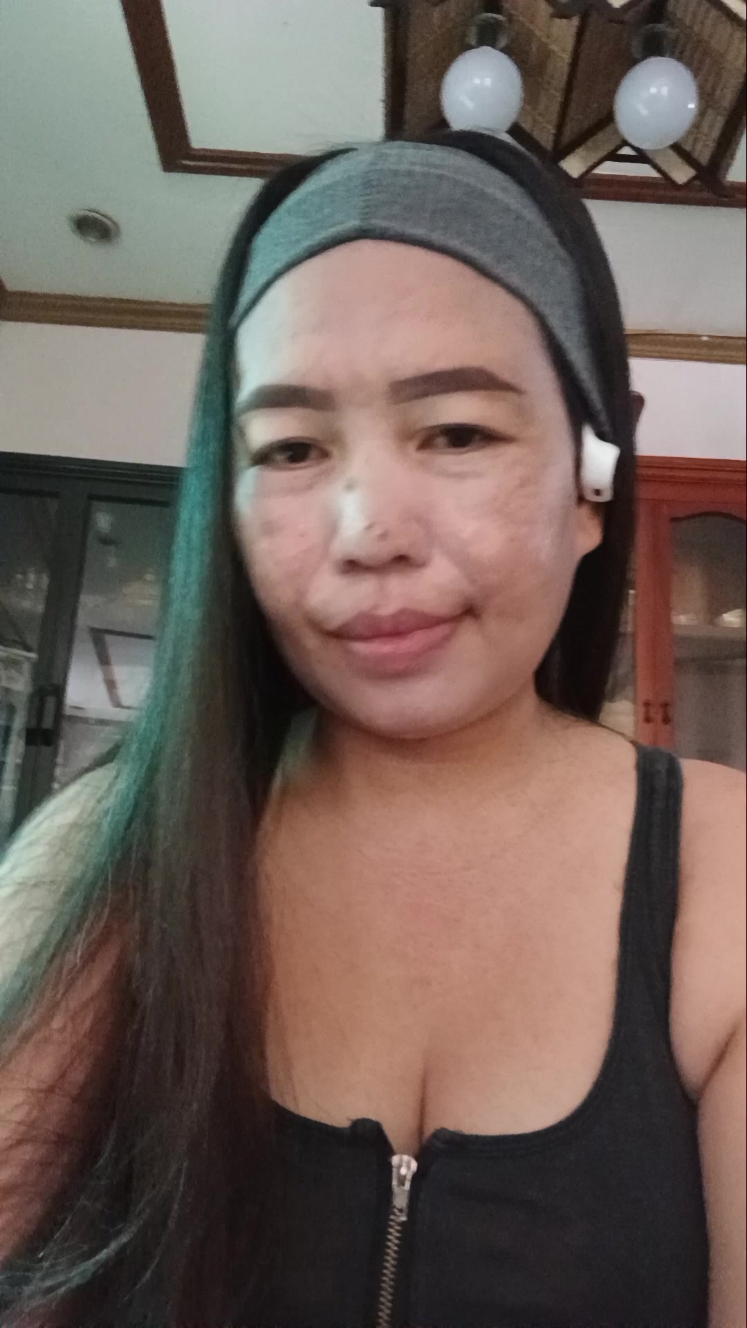 flirt-with-single-girls-online