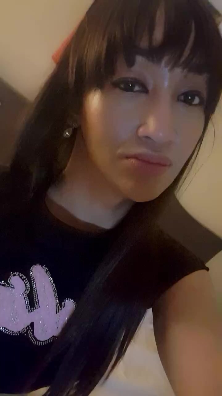 flirt-with-single-girls-online