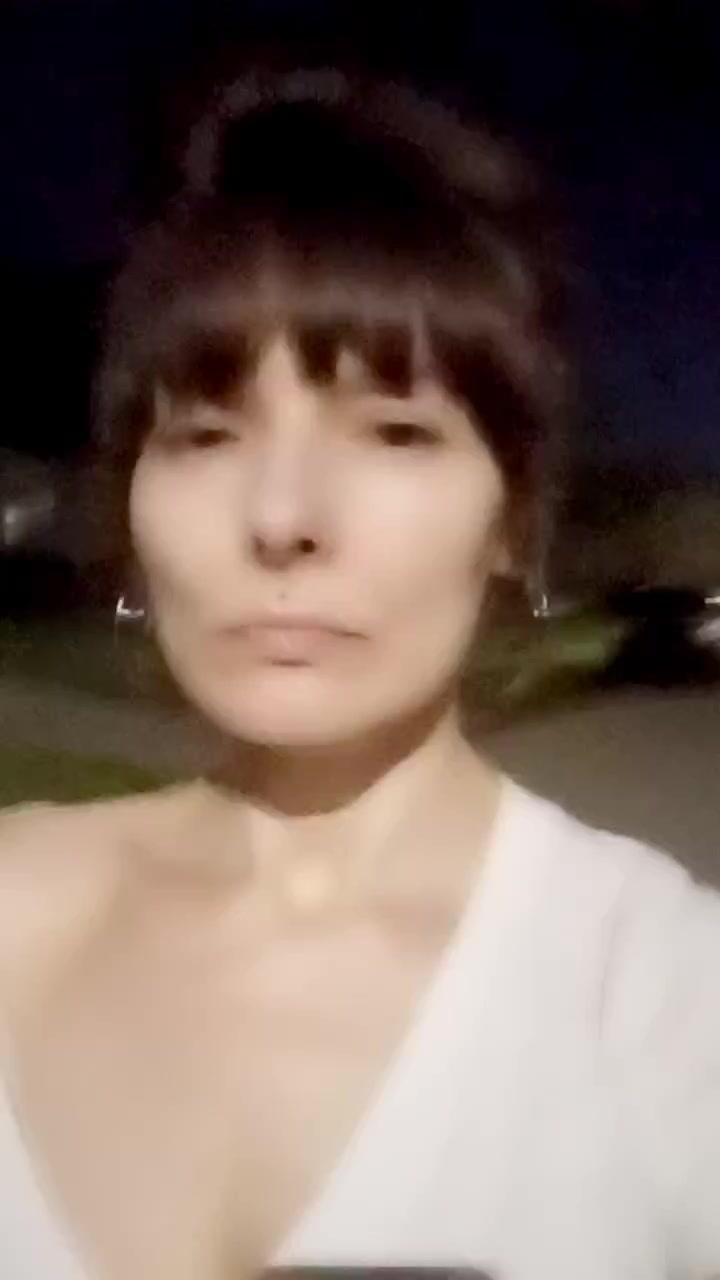 flirt-with-single-women