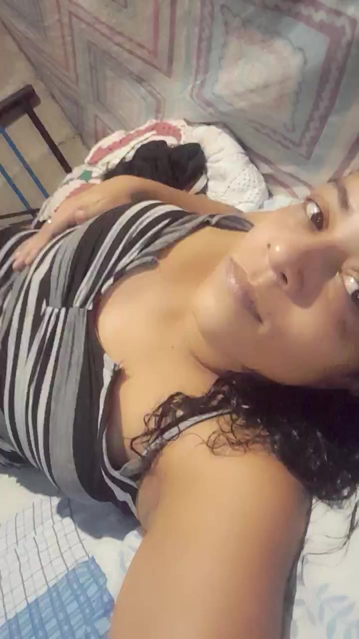 flirt-with-single-girls-online