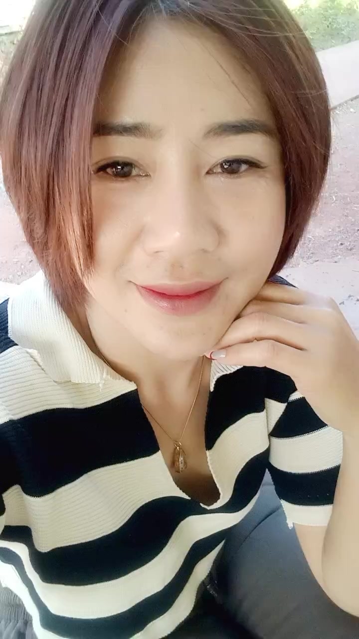 flirt-with-singles-for-free