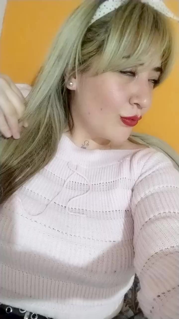 flirt-with-single-women-online