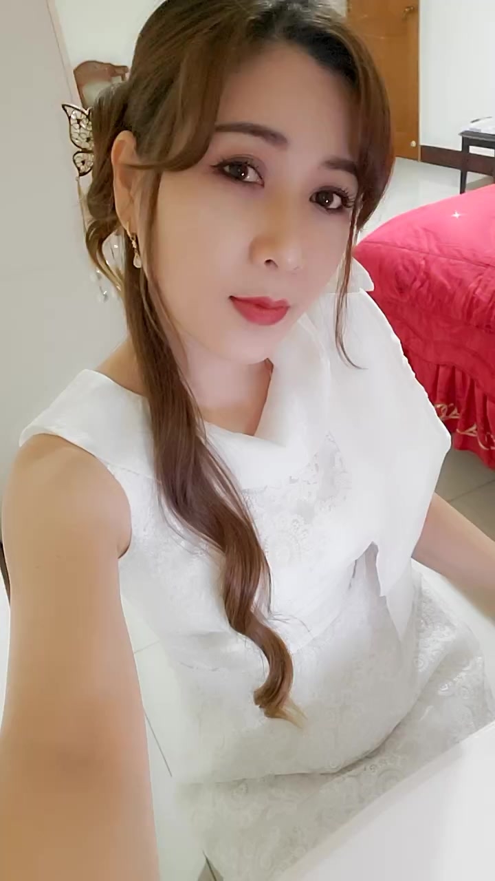 flirt-with-single-women-online