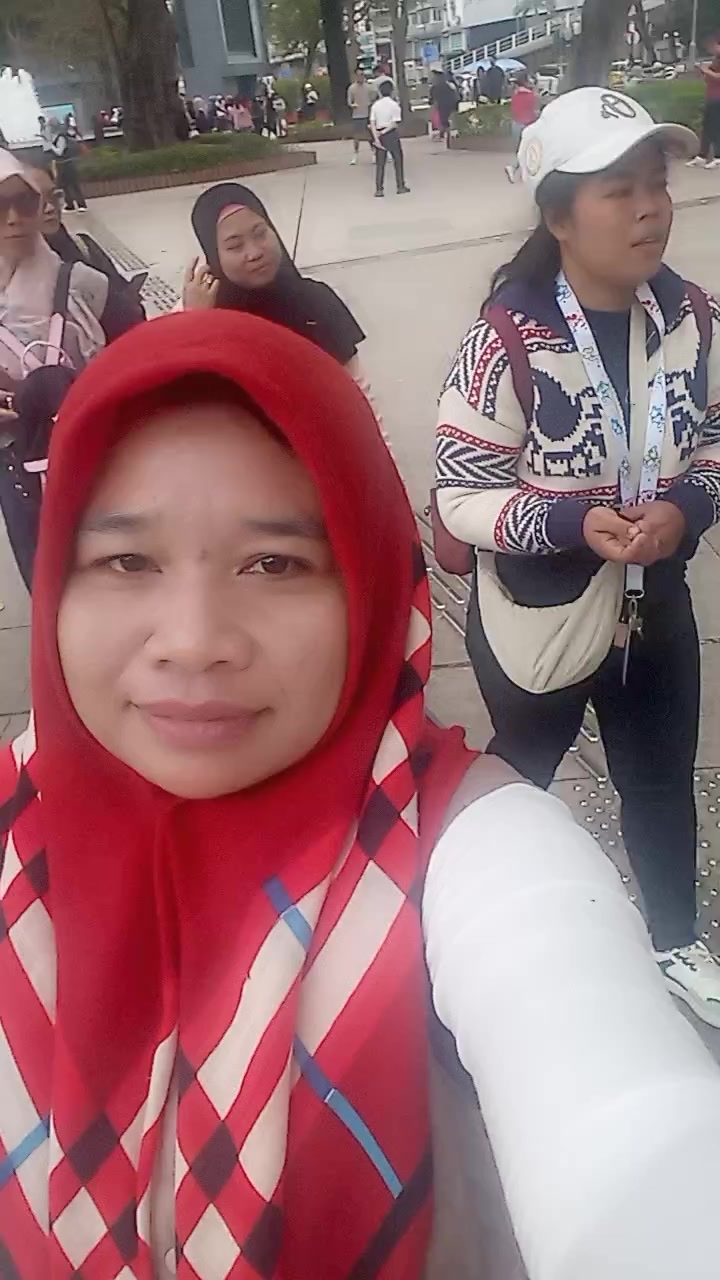 flirt-with-single-women-online