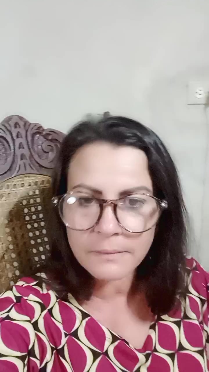 flirt-with-single-girls-online