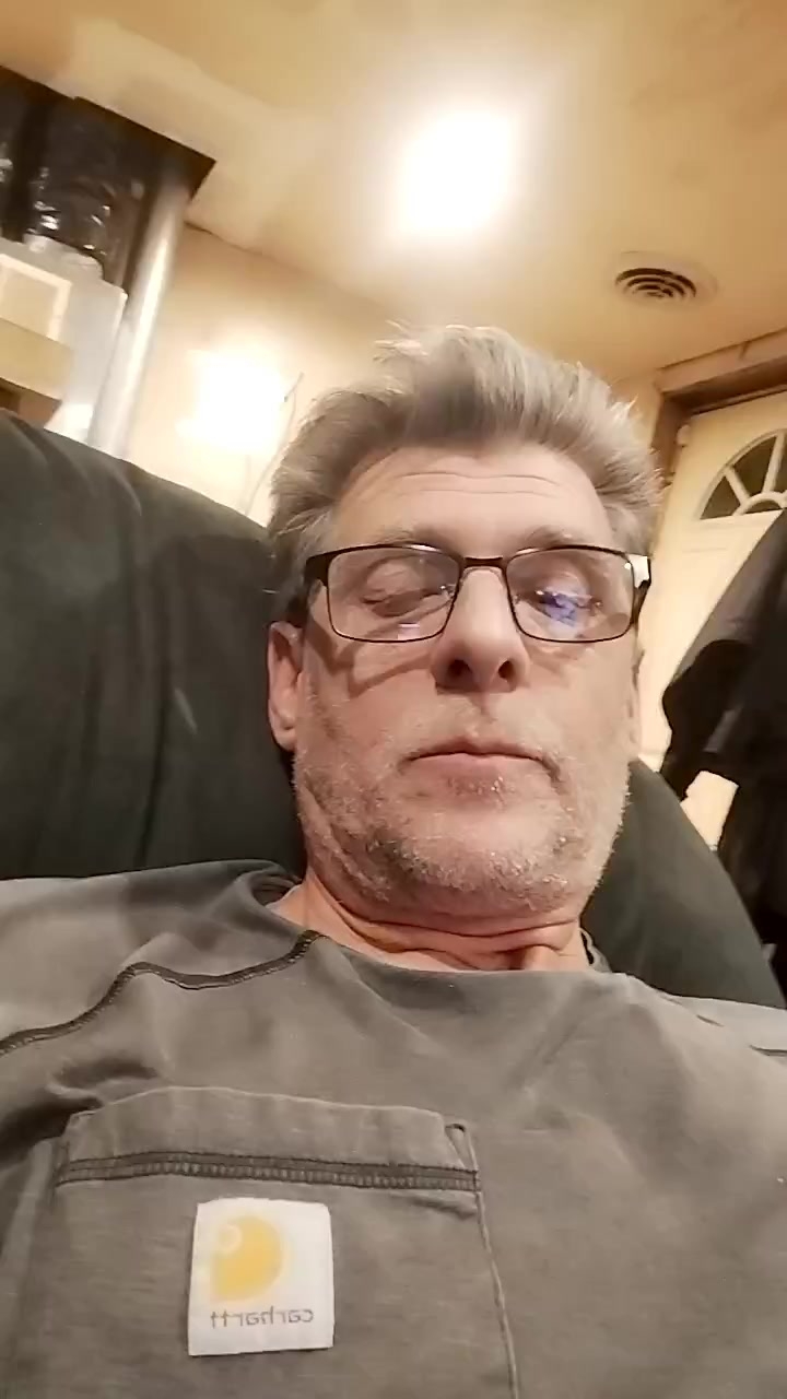 flirt-with-single-men-near-you