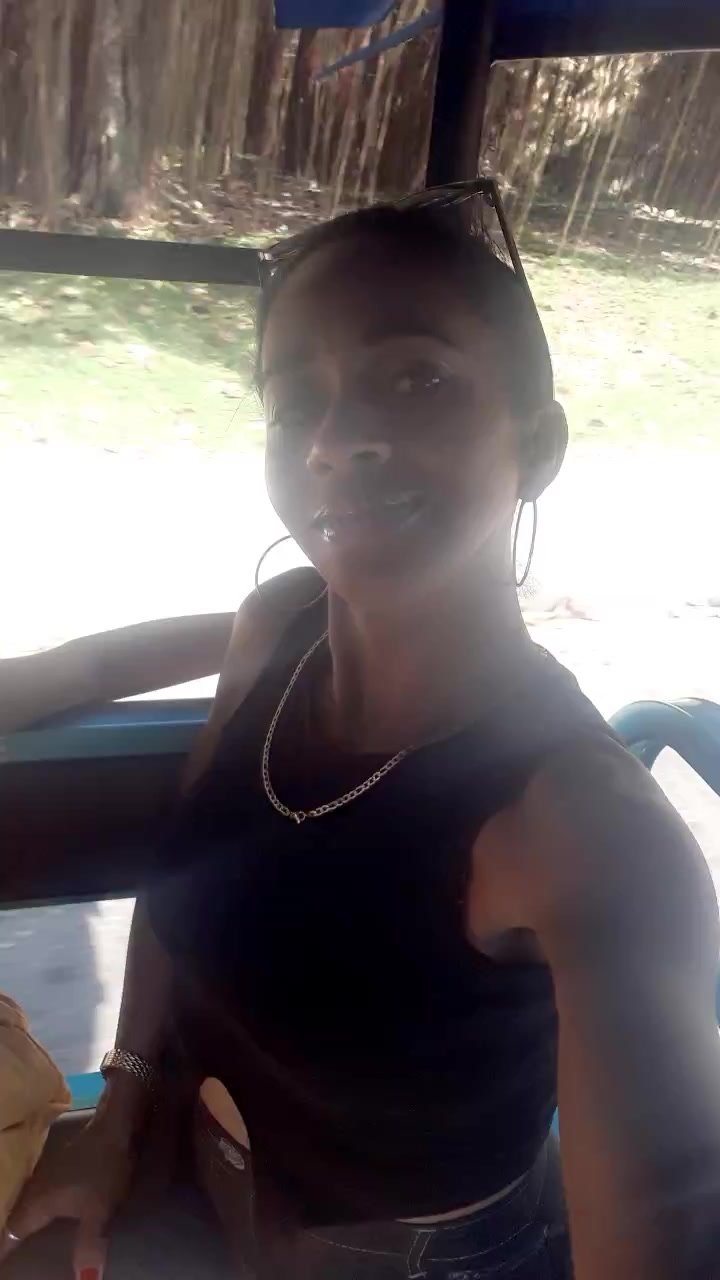 flirt-with-single-guys