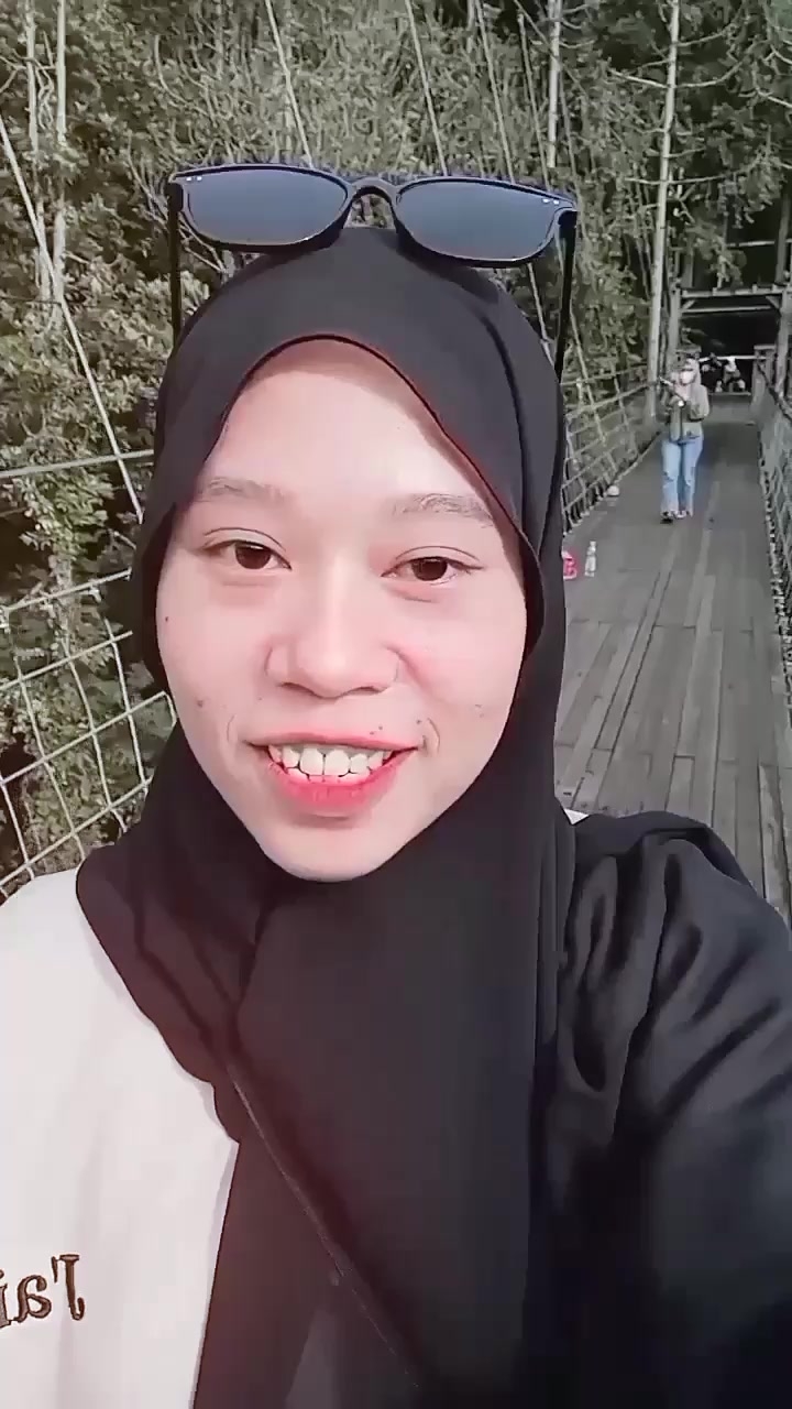 flirt-with-single-girls-online